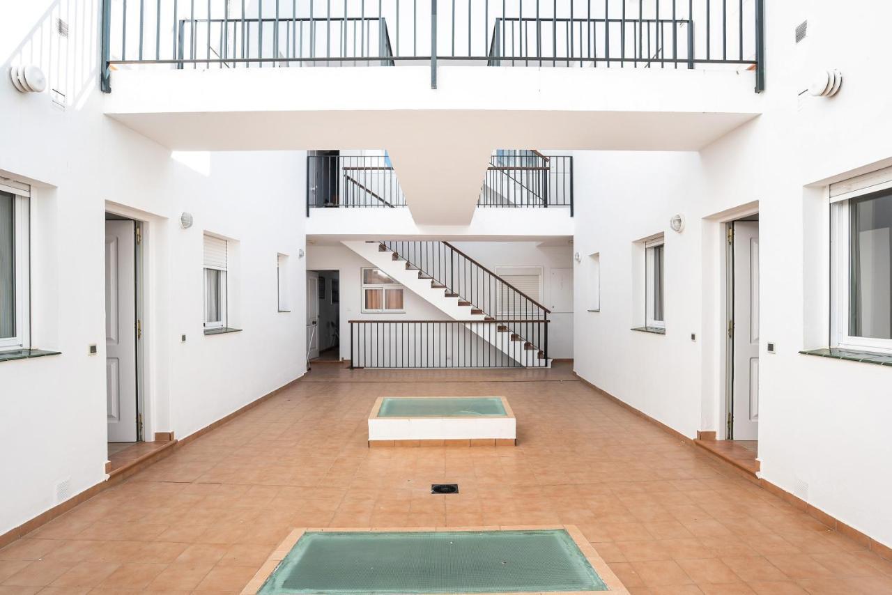 Apartamento Perez Zara 3 โกนิล เด ลาฟรอนเตรา ภายนอก รูปภาพ