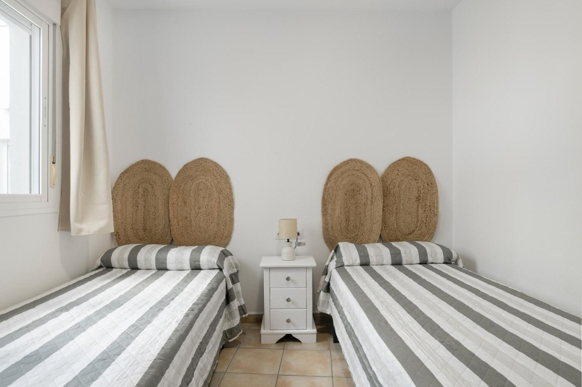 Apartamento Perez Zara 3 โกนิล เด ลาฟรอนเตรา ภายนอก รูปภาพ