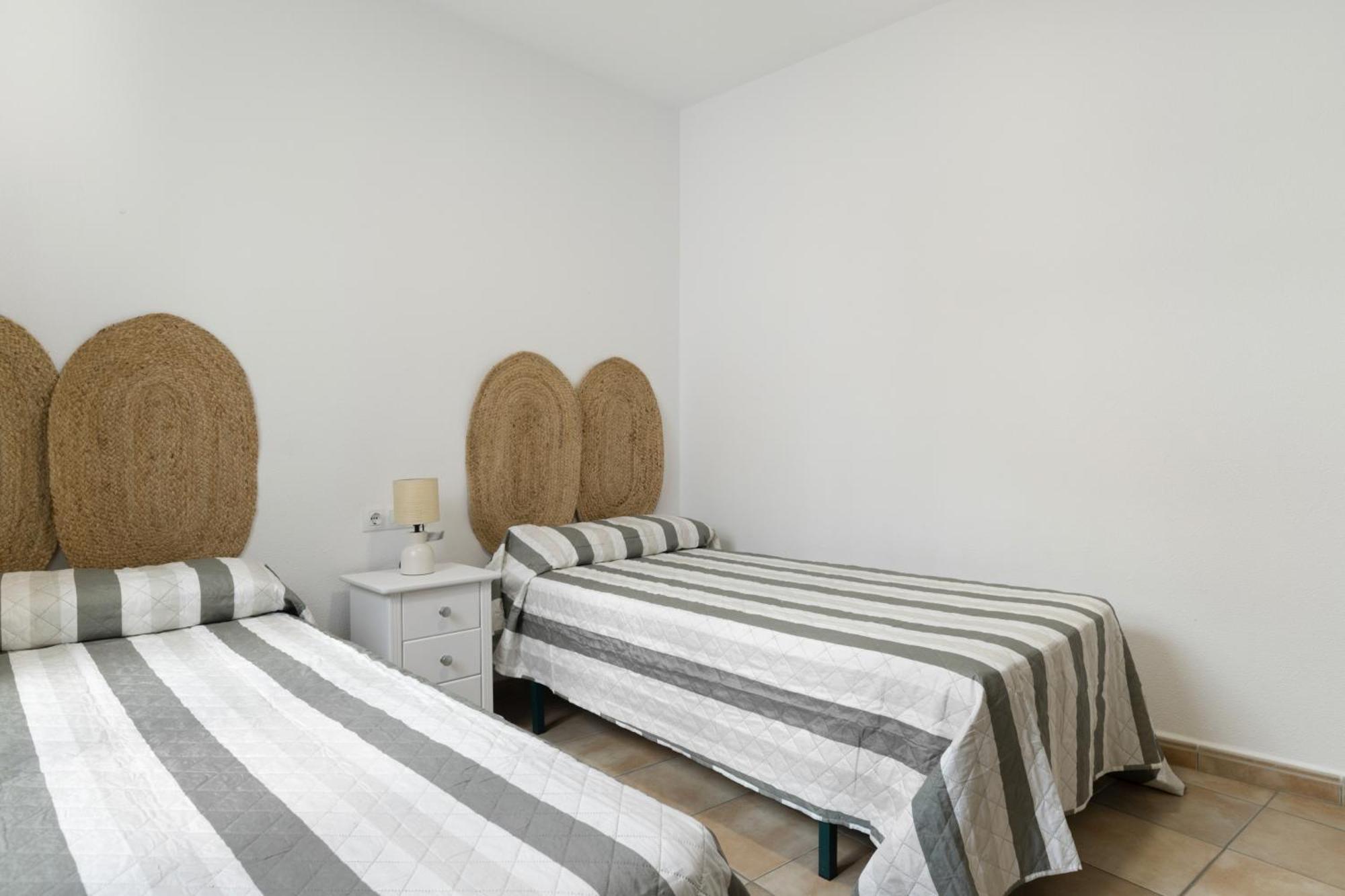 Apartamento Perez Zara 3 โกนิล เด ลาฟรอนเตรา ภายนอก รูปภาพ