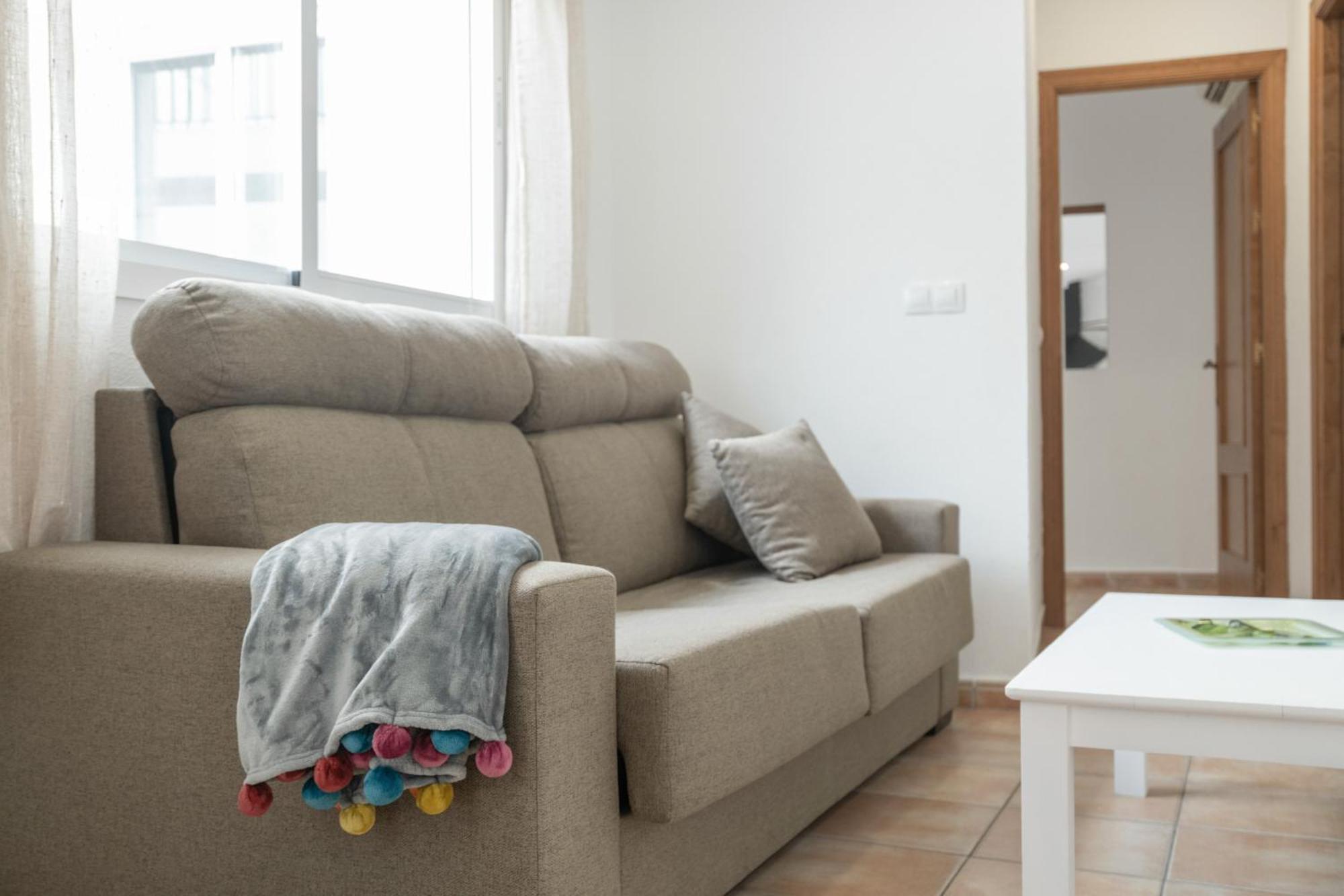 Apartamento Perez Zara 3 โกนิล เด ลาฟรอนเตรา ภายนอก รูปภาพ